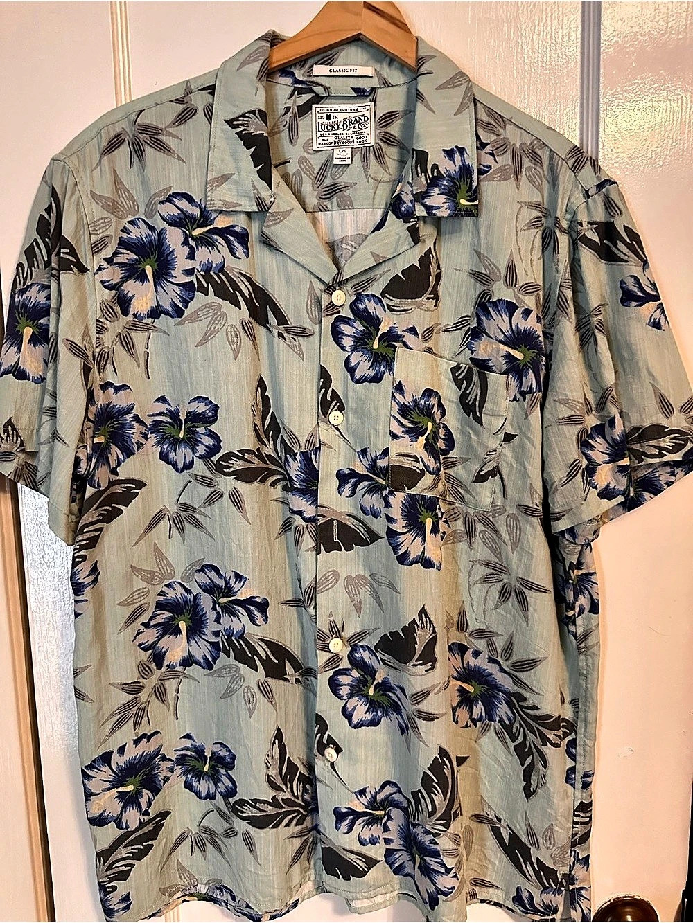 Lucky Brand Floral Classic Fit Button-Down in Blue & Green Like New